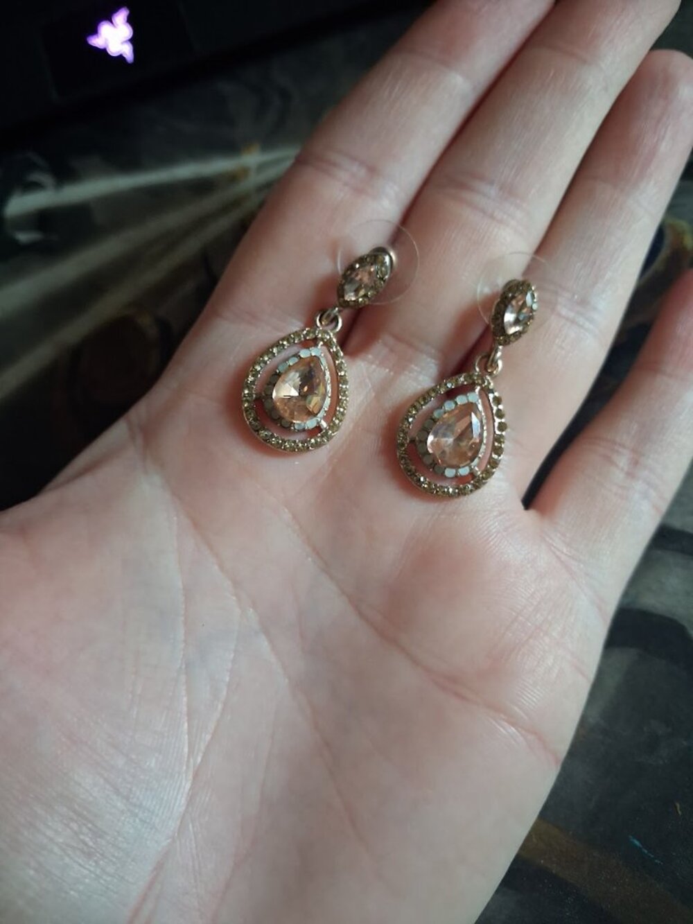 Sparkly dangle earrings